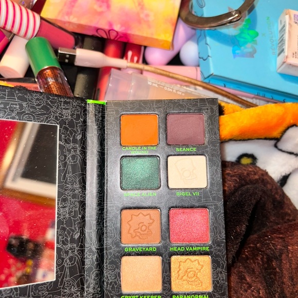 simpsons x makeup revolution palette - Picture 4 of 4